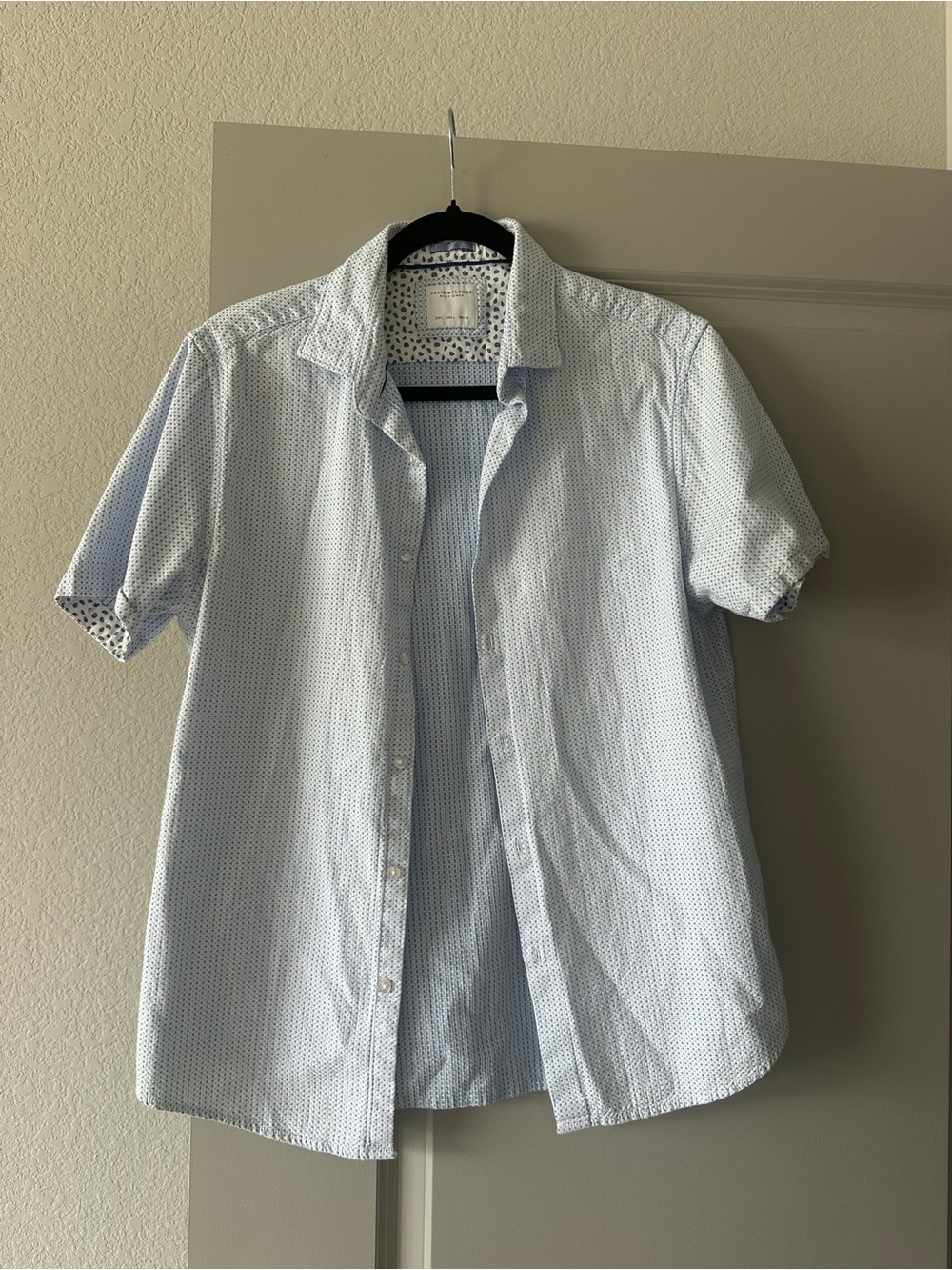 Denim & Flower Light Blue Short-Sleeve Button-Down Shirt